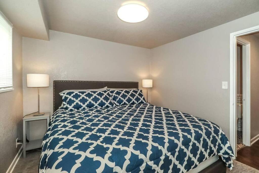 HOLLY FIRST FLOOR 2 King Beds Villa Kansas City Eksteriør bilde