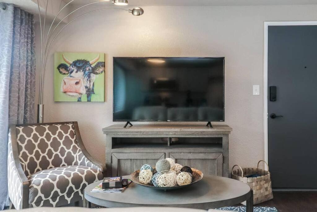 HOLLY FIRST FLOOR 2 King Beds Villa Kansas City Eksteriør bilde