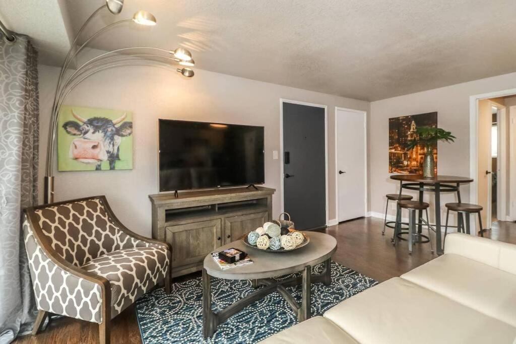 HOLLY FIRST FLOOR 2 King Beds Villa Kansas City Eksteriør bilde