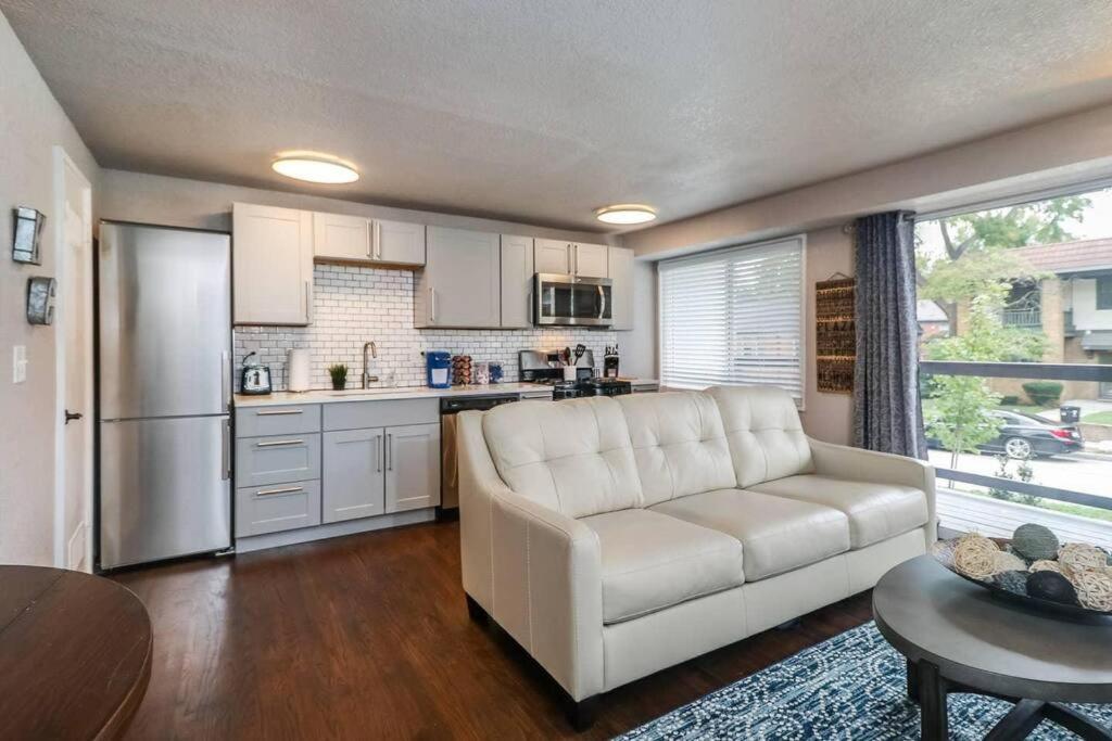 HOLLY FIRST FLOOR 2 King Beds Villa Kansas City Eksteriør bilde