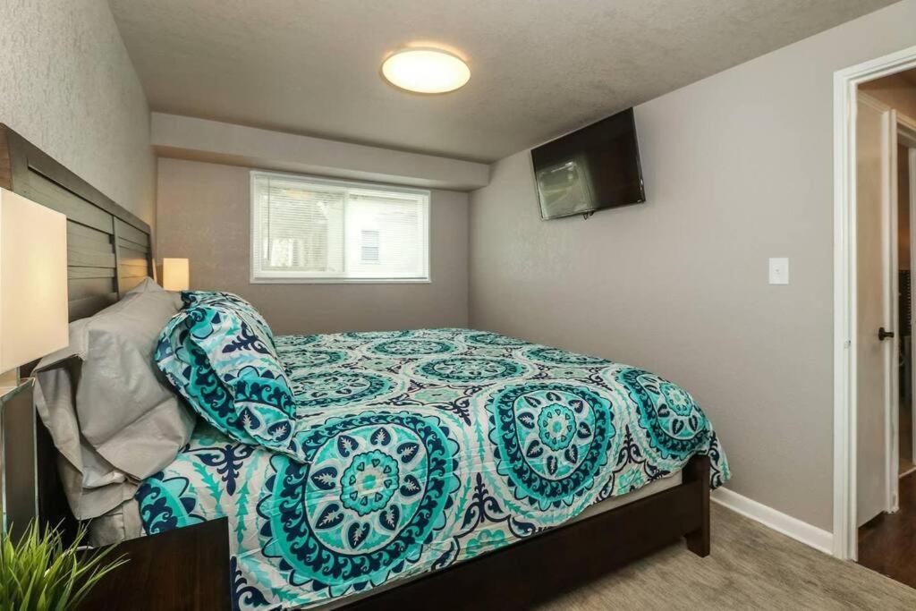 HOLLY FIRST FLOOR 2 King Beds Villa Kansas City Eksteriør bilde